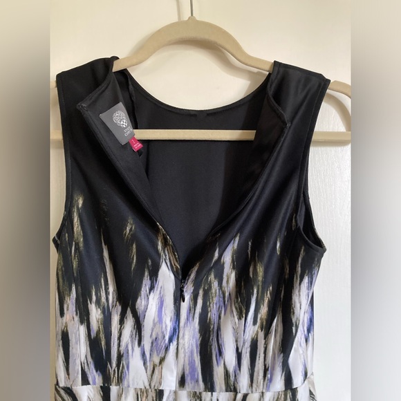 🌞Vince Camuto Black Gold Abstract Feather Print Sleeveless Fit & Flare Dress - Picture 7 of 9